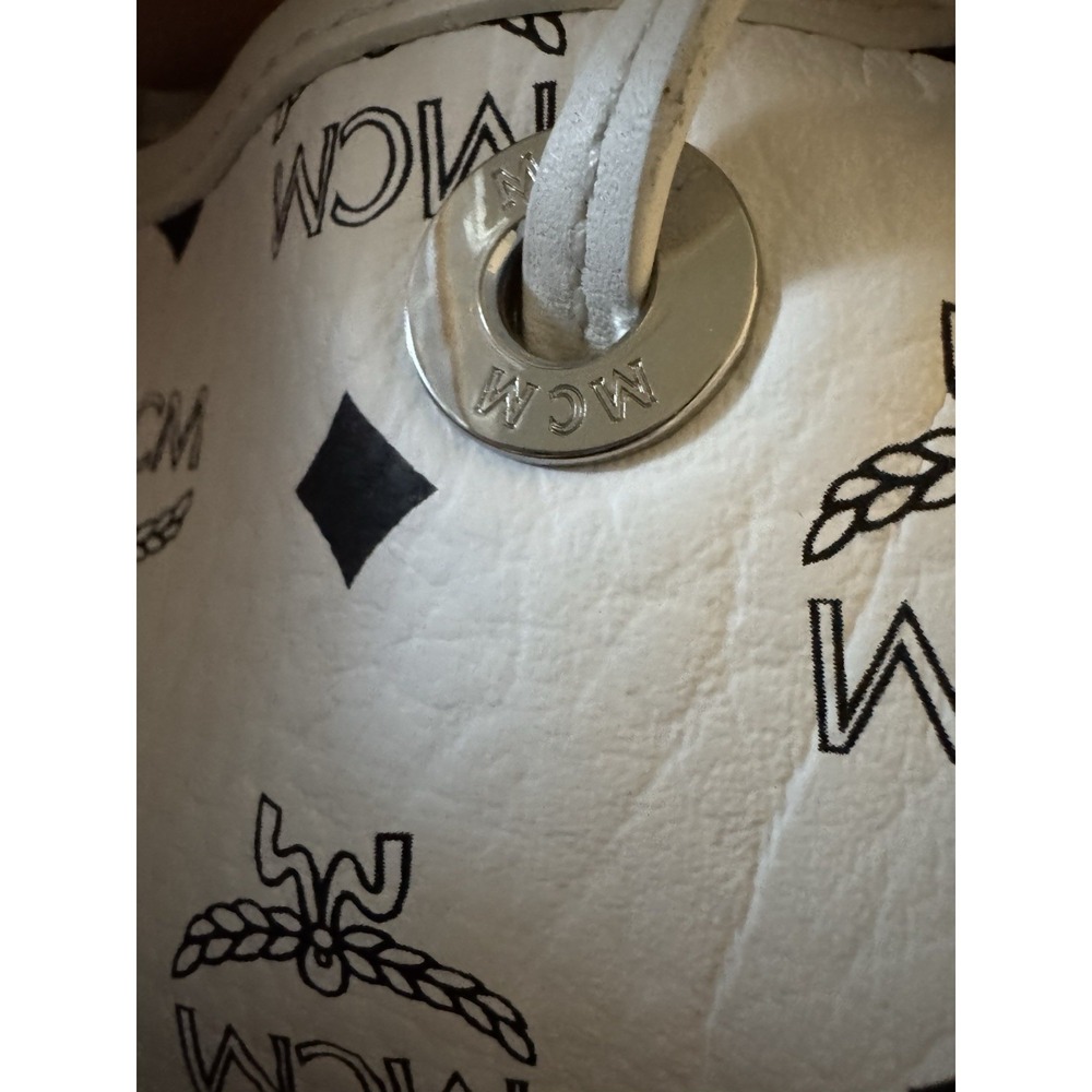 White Reversible MCM Liz Shopper In Medium Visetos - Picture 8 of 16